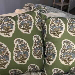 Pottery Barn Floral Throw Pillow pair
